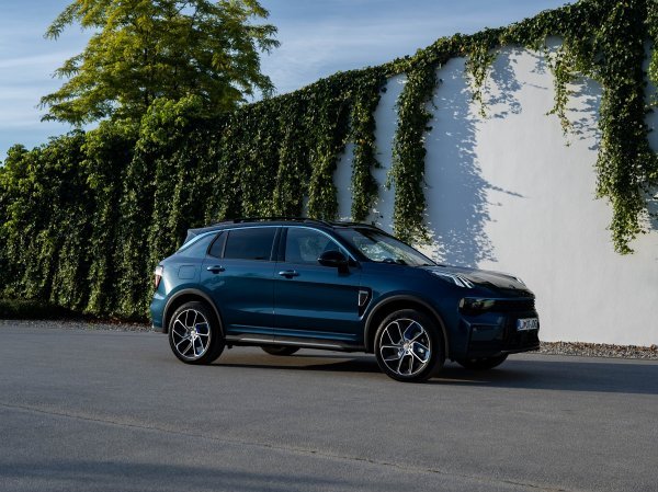 Lynk & Co 01