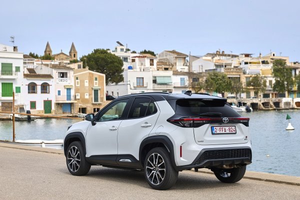 Toyota Yaris Cross GR Sport - Dynamic Grey boja