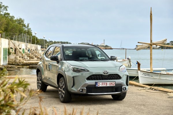 Toyota Yaris Cross Premiere Edition - Urban Khaki boja