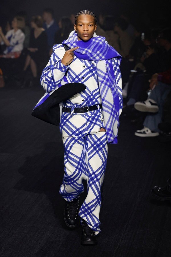 Burberry 2023., prva kolekcija Daniela Leeja za brend