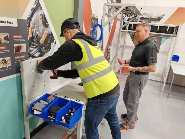 Bili smo u tvornici Sunderland na pokretanju proizvodnje osvježenog Nissan Qashqaija - agility test