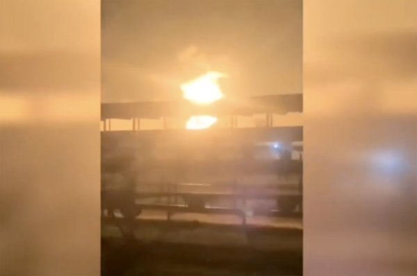 Rojevi ukrajinskih dronova napali Rusiju: Gore spremnici nafte u Temrjuku