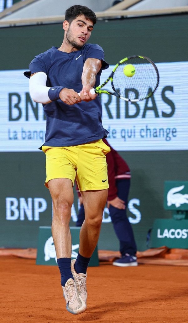 Carlos Alcaraz u tri seta stigao do osmine finala Roland Garrosa