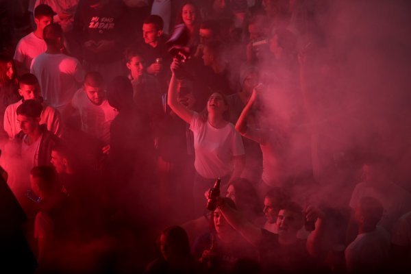 Košarkaši KK Zadar proslavili osvajanje naslova prvaka Hrvatske s navijačima na Narodnom trgu