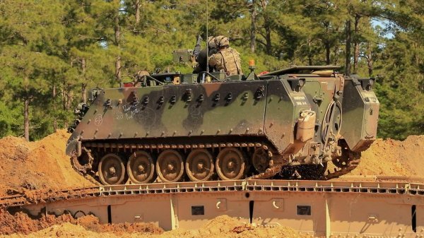 M113