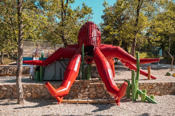 Hobotnica u kamp Glavotok