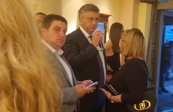 Oleg Butković i Andrej Plenković u stožeru HDZ-a 