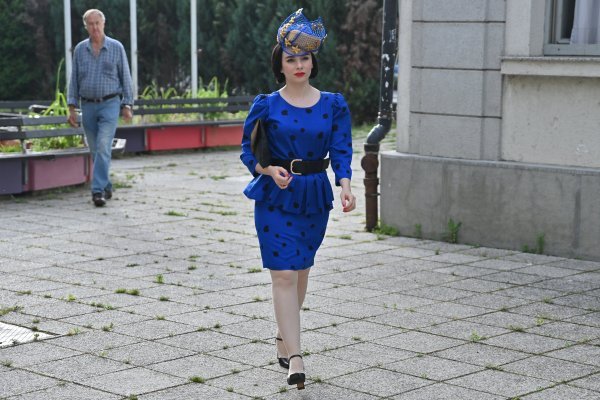 Nina Skočak stiže na svoje glasačko mjesto