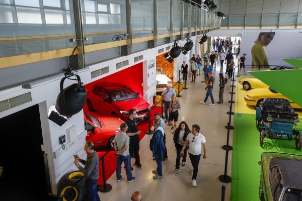 Opel proslavio 125 godina proizvodnje automobila u Rüsselsheimu