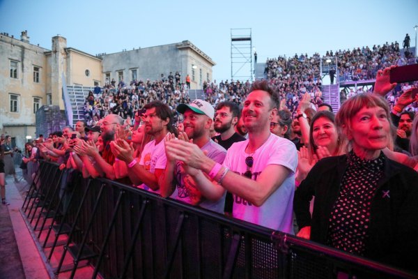 The Smile u Malom rimskom kazalištu