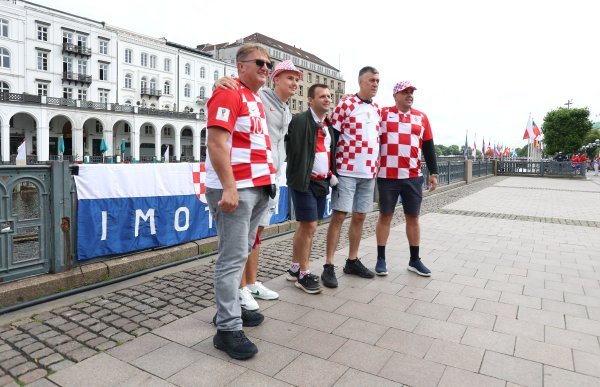 Hamburg: Hrvatski i albanski navijači uoči susreta 2. kola Eura: Hrvatska - Albanija, 19.6.2024.