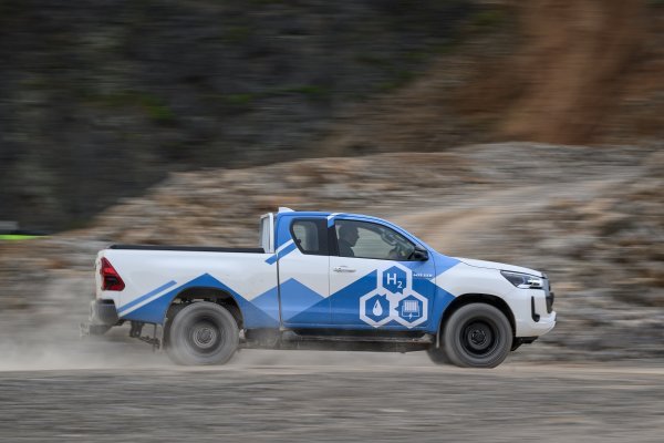 Toyota Hilux FCEV prototip