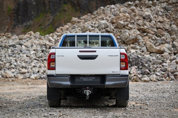 Toyota Hilux FCEV prototip