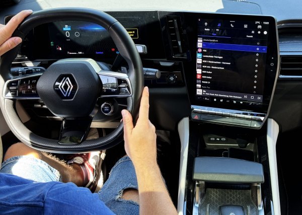 Renault Espace E-Tech full hybrid