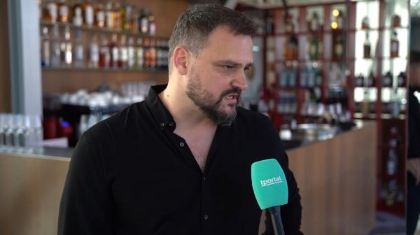 Kristian Novak jedini je autor čija su čak dva romana, oba dobitnici tportalove nagrade, adaptirana u kultne kazališne predstave