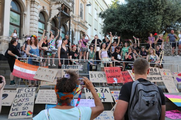 Povorka ponosa u Puli