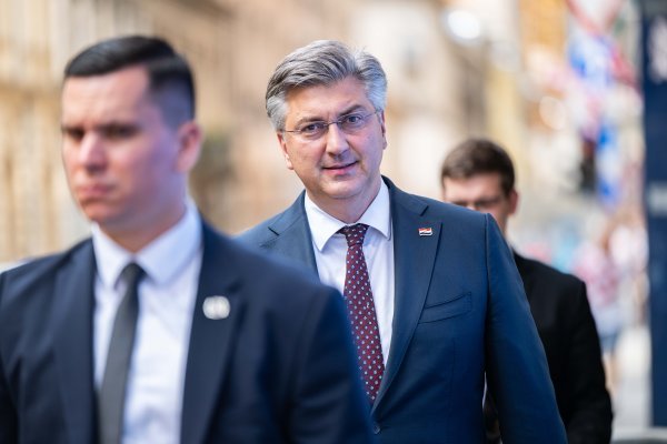 Dolazak članova na širu sjednicu Predsjedništva HDZ-a