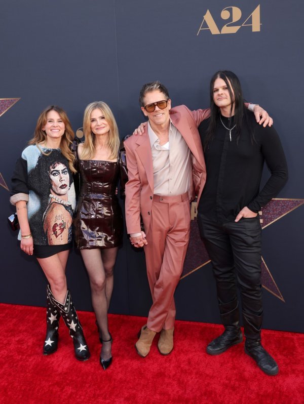 Sosie Bacon, Kyra Sedgwick, Kevin i Travis Bacon