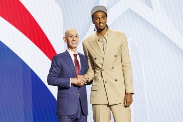Adam Silver i Alexandre Sarr