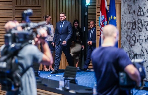 Primorac predstavio nove narodne obveznice