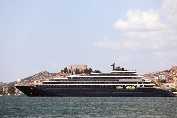 Luksuzna jahta u Šibeniku