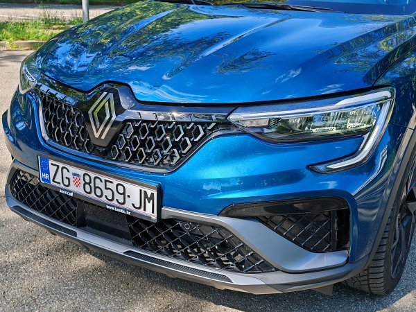 Renault Mégane Conquest esprit Alpine mild hybrid 160 EDC
