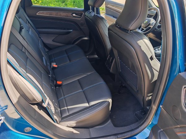 Renault Mégane Conquest esprit Alpine mild hybrid 160 EDC