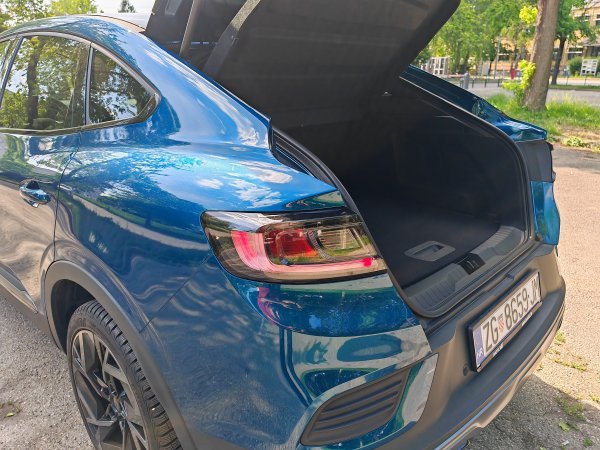 Renault Mégane Conquest esprit Alpine mild hybrid 160 EDC