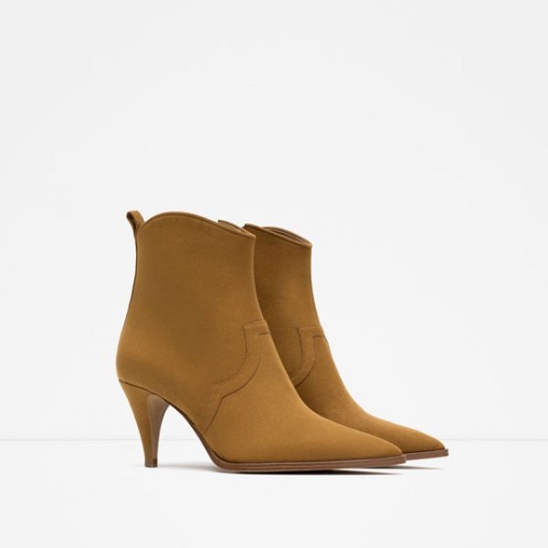 5. Medium heel pointed ankle boots - 199,90 kuna ZARA