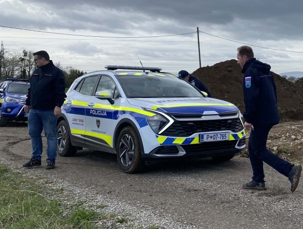 Slovenska policija (ilustracija)