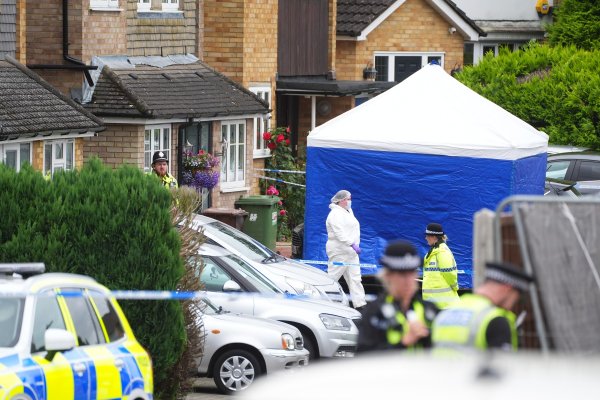 Trostruko ubojstvo u Hertfordshireu