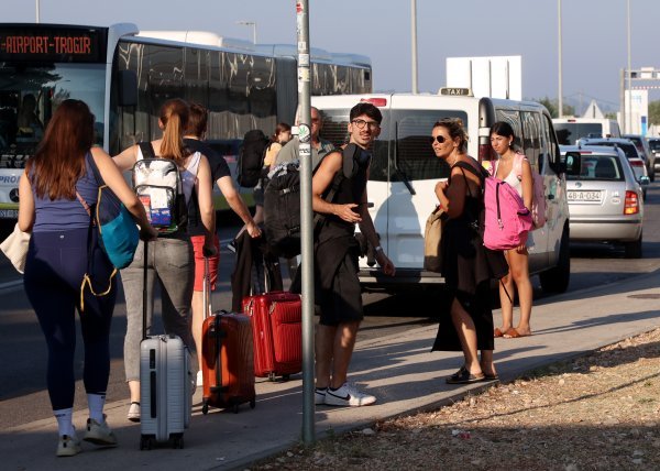 Gužva u zračnoj luci Split