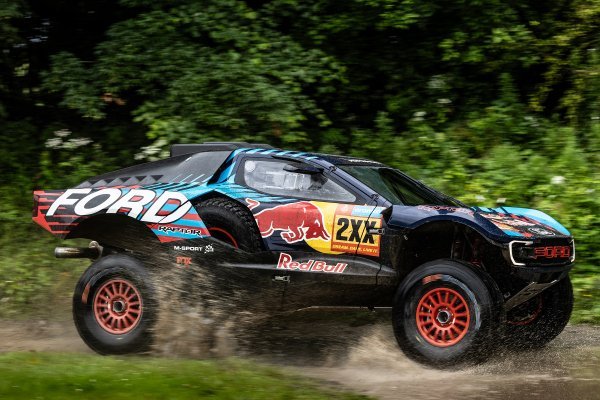 Ford Performance pokazao trkaći Raptor T1+