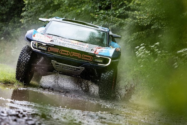 Ford Performance pokazao trkaći Raptor T1+