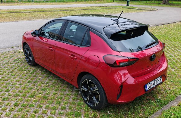 Opel Corsa 1.2 GS 100 KS AT8