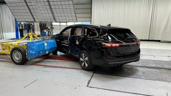 Volkswagen Passat zaradio pet zvjezdica na Euro NCAP-u
