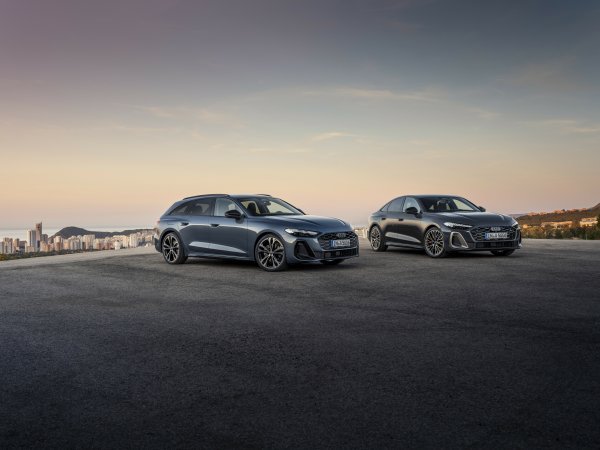 Audi A5 Avant (Horizon Blue metallic), Audi A5 limuzina (Magnet Grey)