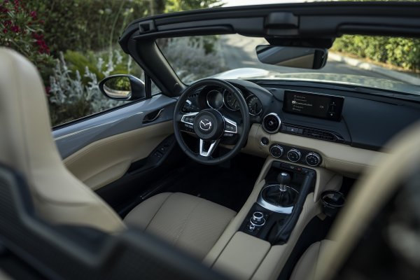Mazda MX-5 35th Anniversary (Aero Grey siva)
