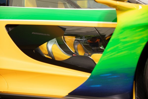 McLaren Senna