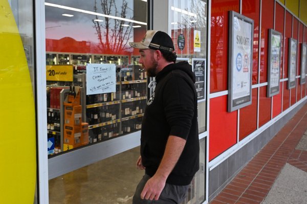 Tehnički problemi zbog IT ispada diljem svijeta