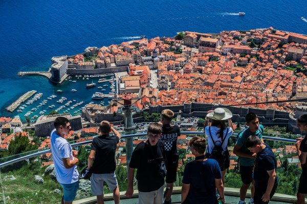 I u Dubrovniku postoje cijela naselja u kojima se u deset mjeseci ne potroši ni kilovat struje, a u ljeto potrošnja eksplodira 