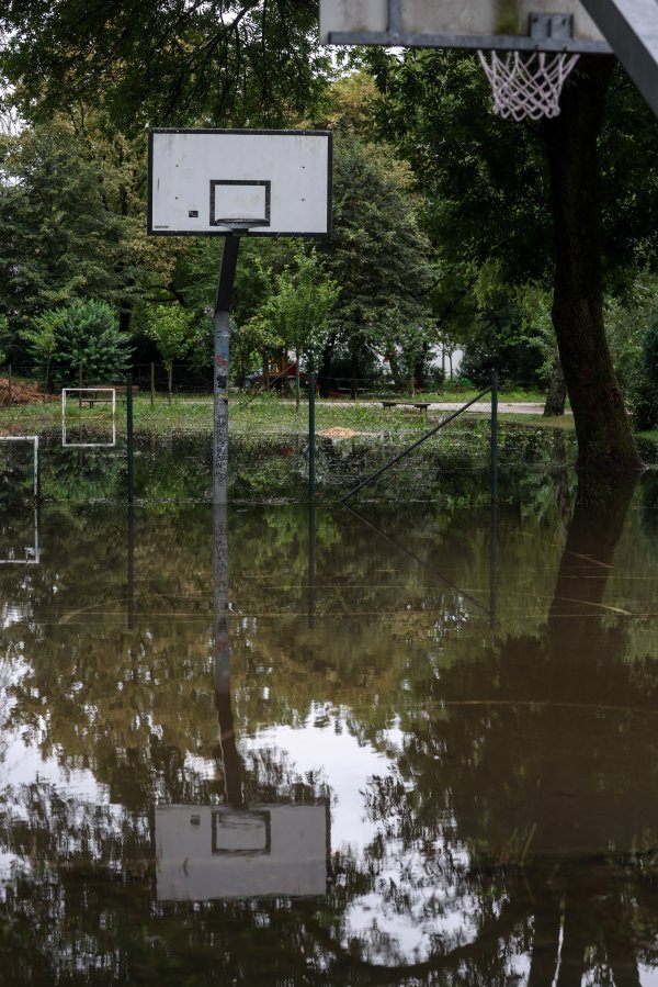 Poplavljeni dječji park u Buzinu