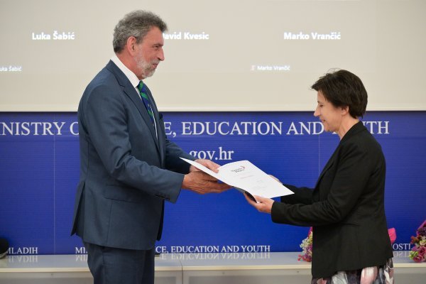 Dodjela nagrada najboljim maturantima