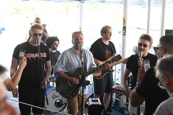 Manifestacija Trag u beskraju