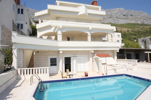 Vila u Lokvi Rogoznici koju je kupio Josip Ćelić