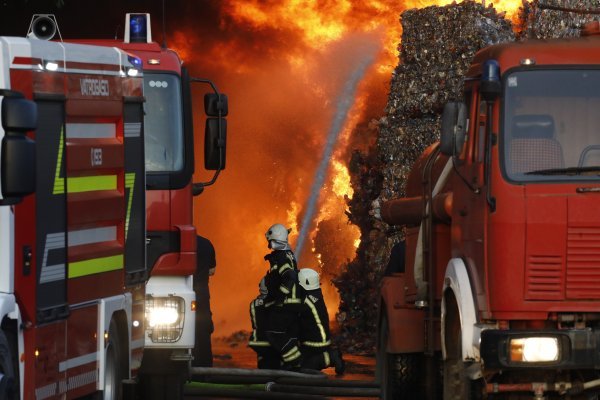 Arhivska fotografija/Požar u Dravi International u listopadu 2023.