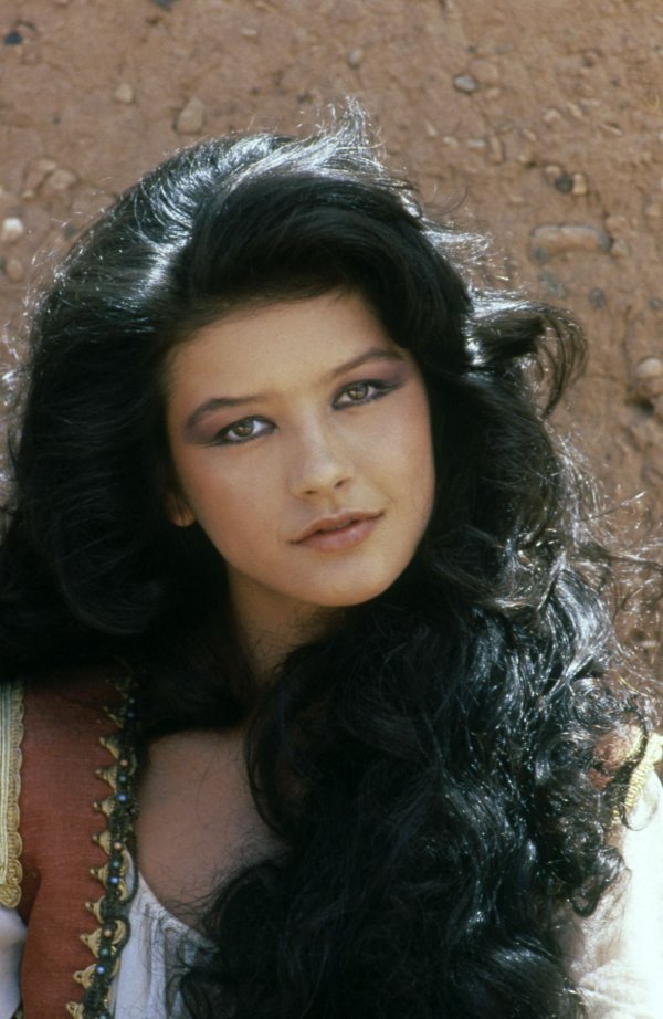 Catherine Zeta-Jones 1990.