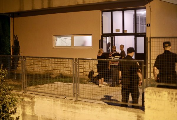 Policijski očevid nakon eksplozije u OŠ Meje