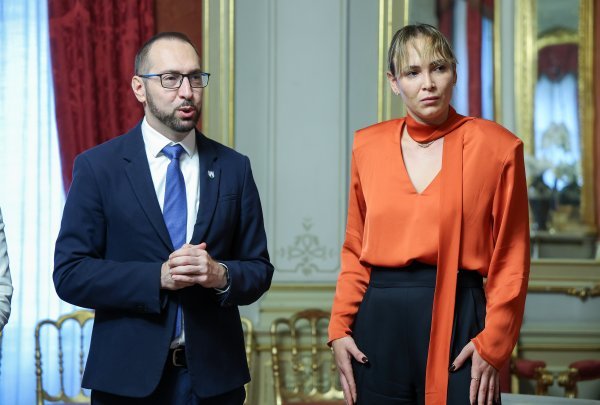 Donna Vekić u uredu gradonačelnika Tomaševića