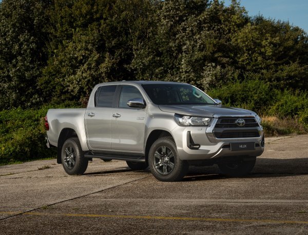 Toyota Hilux Hybrid 48V